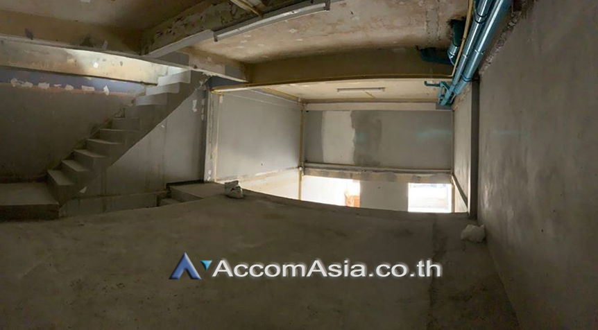 picture 🔼🔽 AccomA 📩 Home Office 2 BR Townhouse in Khlong Toei Nuea (AA26696) - 3/5