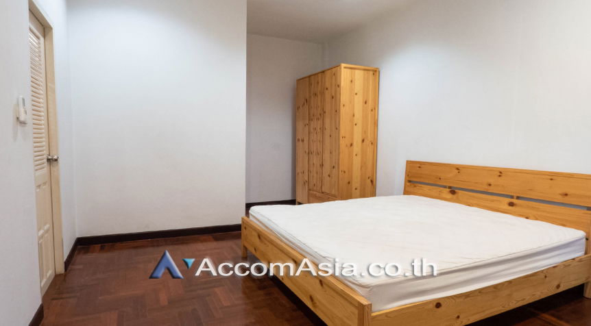 picture 🔼🔽 AccomA 📩  3 BR Townhouse in  (2520238) - 4/11