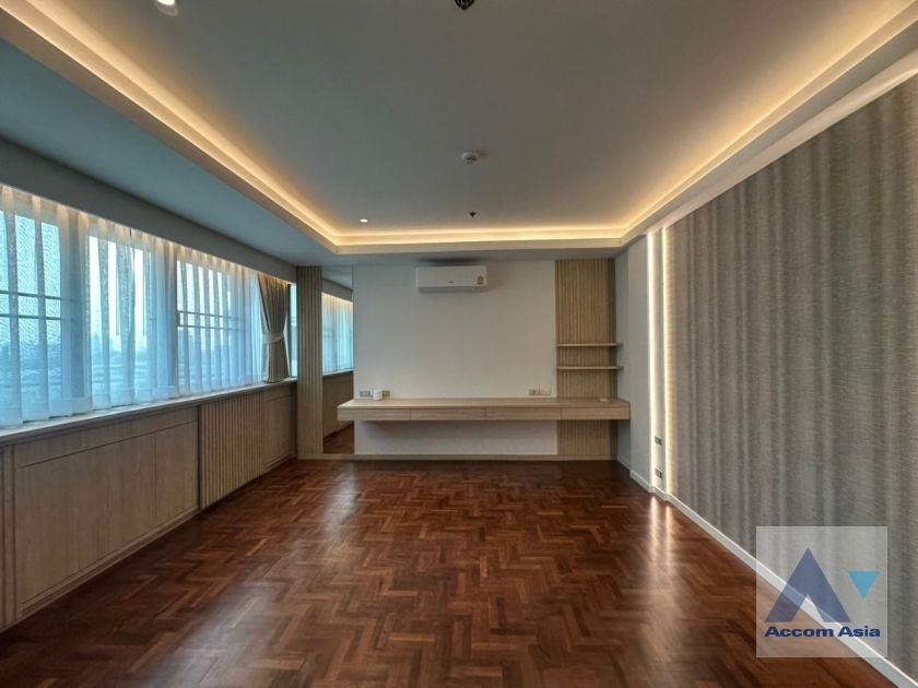 picture 🔼🔽 AccomA 📩 Contemporary condominium with wood floors and peaceful layout in Sukhumvit (20703) - 16/20