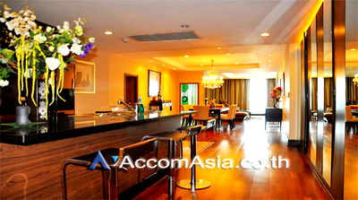 Condos for rent Shrewsbury International School : 🔼🔽 AccomA 📩 : Bright apartment with full height glass and privacy (AA12038)