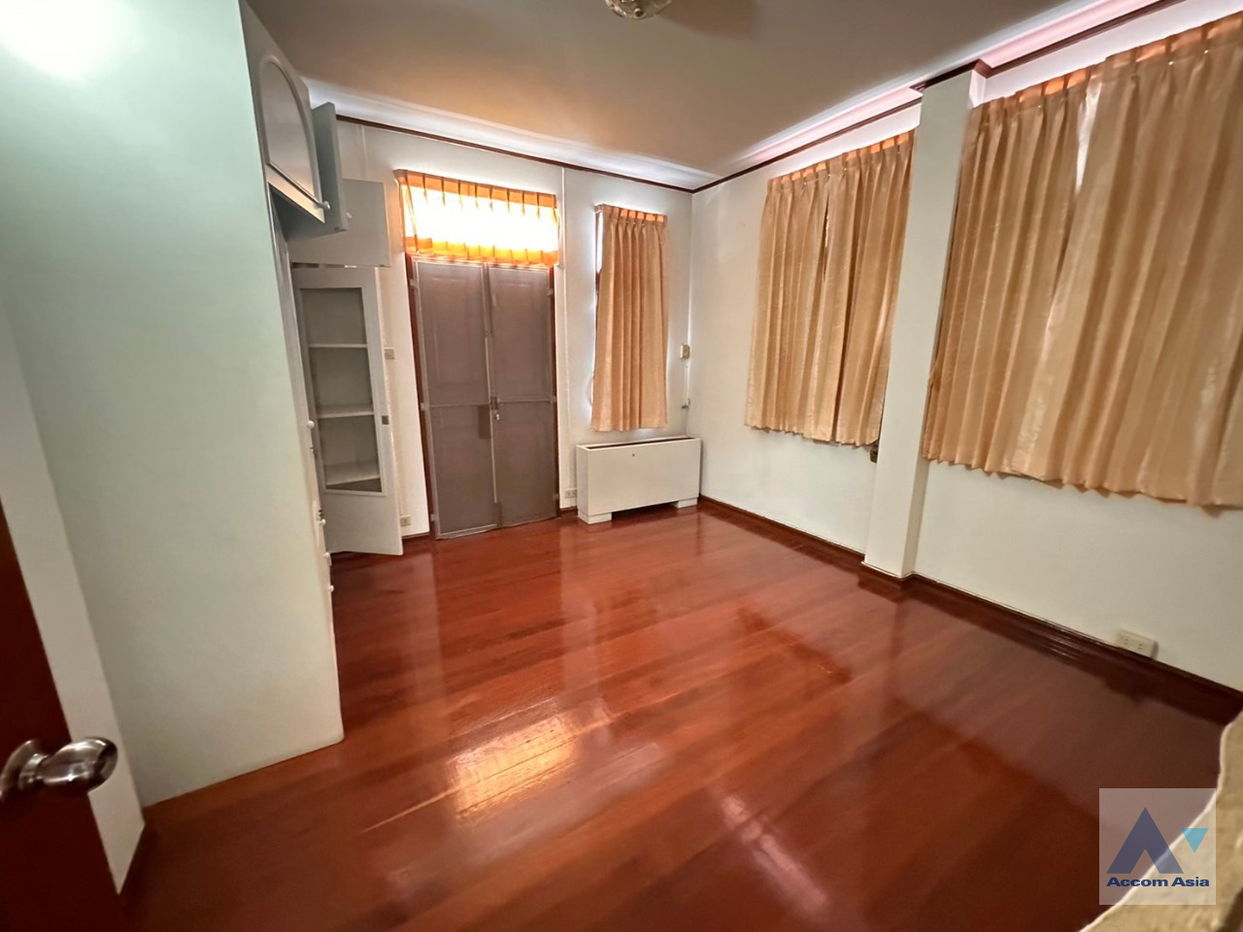 รูป 🔼🔽 AccomA 📩  Warm family house with wood floors and classic charm in Sathorn (AA35228) - รูปที่ 5/19