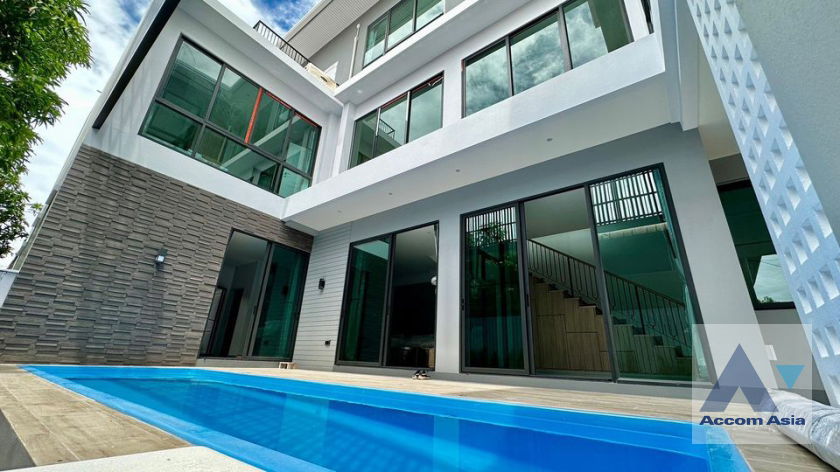 รูป 🔼🔽 AccomA 📩 Private Swimming Pool 4 BR House in Khlong Ton Nuea (AA35924) - รูปที่ 1/11