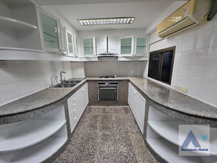 picture 🔼🔽 AccomA 📩 Modern renovated house with polished floors and airy layout (AA30775) - 5/20