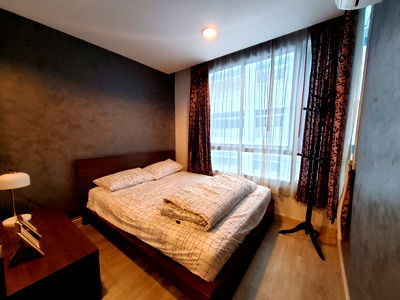Condos for rent BTS Saphan Taksin : Urgent rent!! Good price, beautifully decorated The Station Sathorn-Bangrak