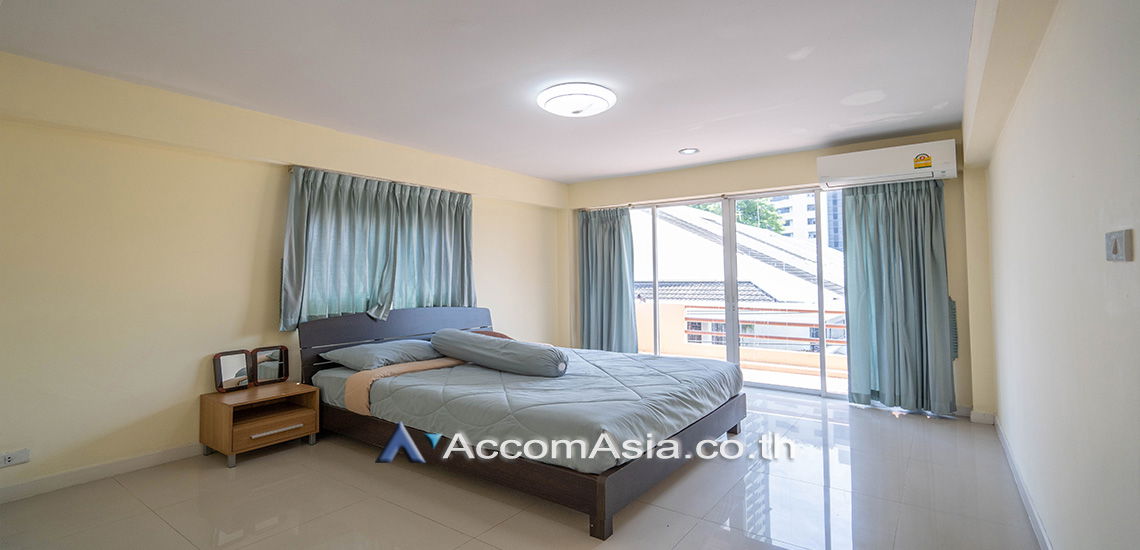 picture 🔼🔽 AccomA 📩 Pet friendly 4 BR House in Khlong Ton Nuea (2517228) - 11/19