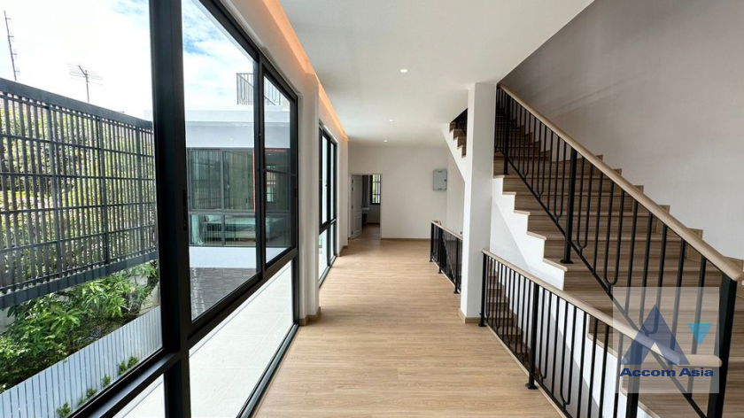 รูป 🔼🔽 AccomA 📩 Private Swimming Pool 4 BR House in Khlong Ton Nuea (AA35924) - รูปที่ 8/11