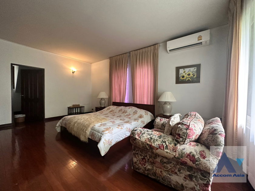 รูป 🔼🔽 AccomA 📩  4 BR House in Khlong Ton Nuea (50171) - รูปที่ 11/17