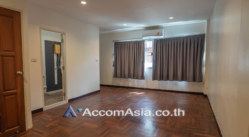 picture 🔼🔽 AccomA 📩  3 BR Townhouse in  (2520238) - 2/11