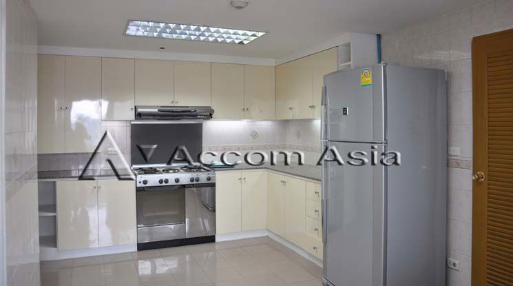 picture 🔼🔽 AccomA 📩 Spacious wood-accented condo with private pool at Windsor Tower (24602) - 9/13