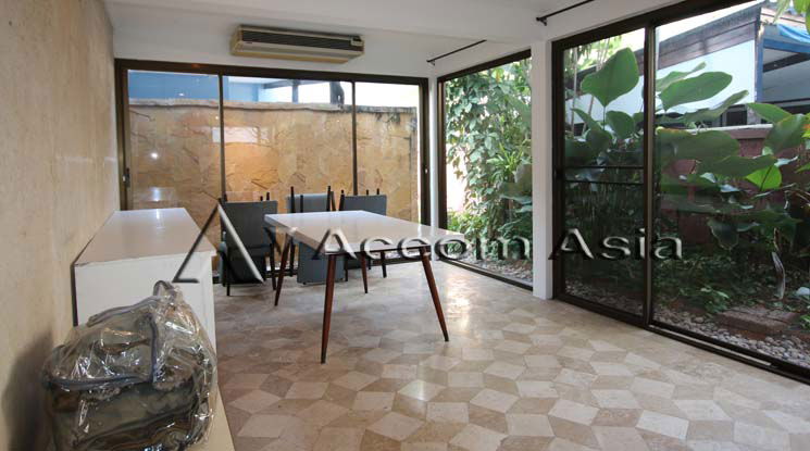 picture 🔼🔽 AccomA 📩  3 BR House in  (13000373) - 5/11