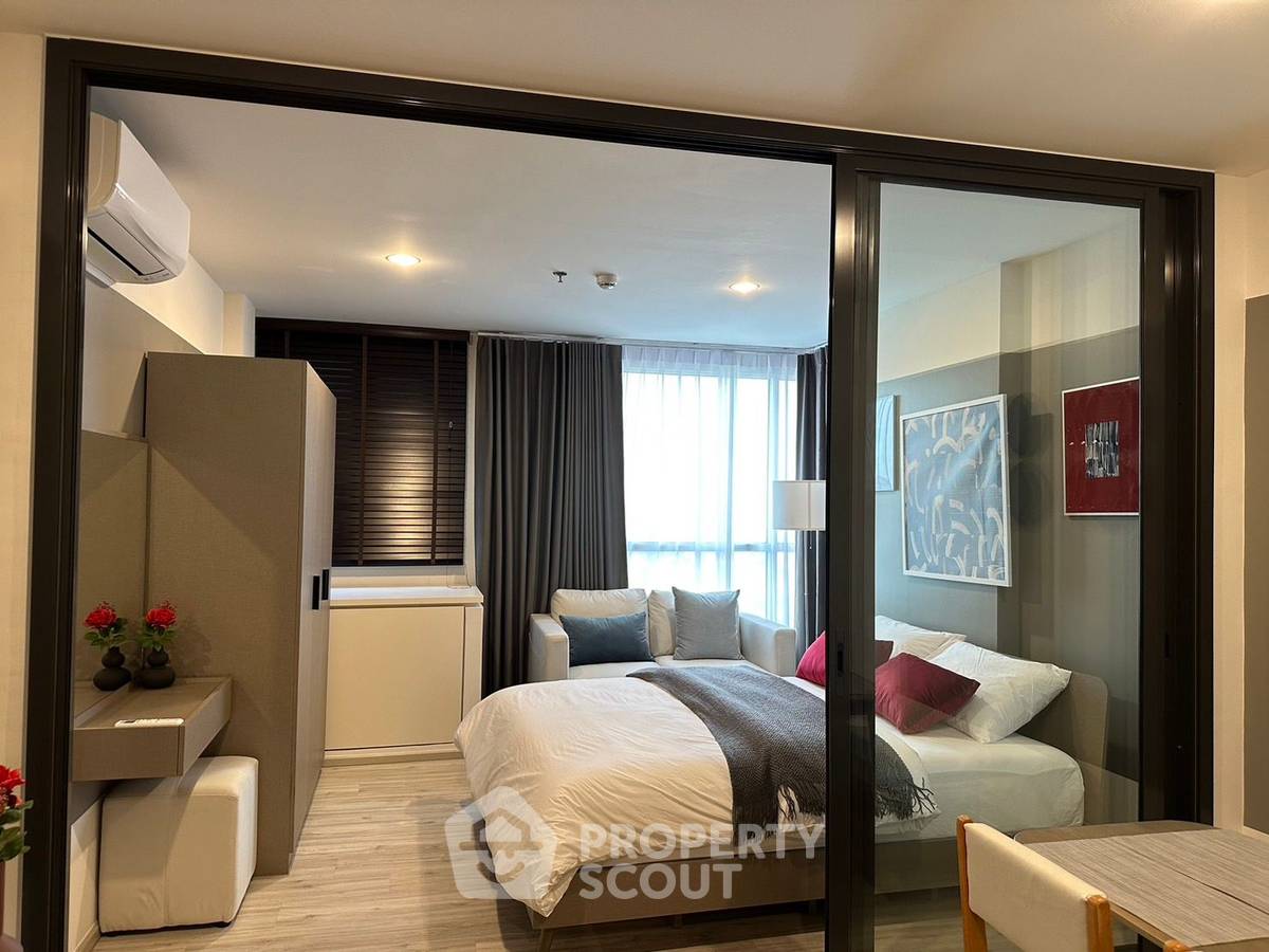 picture 1-BR Condo at XT Huaikhwang near MRT Huai Khwang (ID 1176038) - 6/13