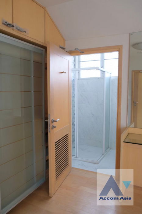 picture 🔼🔽 AccomA 📩 Home Office,Pet friendly 4 BR Townhouse in Khlong Toei (AA29533) - 10/19