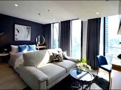 Condos for sale Phloen Chit Road : ♧ Good Deal ♧ C Tower, 30+ Floor, Type A12 | 52.00 sq.m. 1 bed | Condo skywalk connect to BTS ploenchit and Central Embassy.