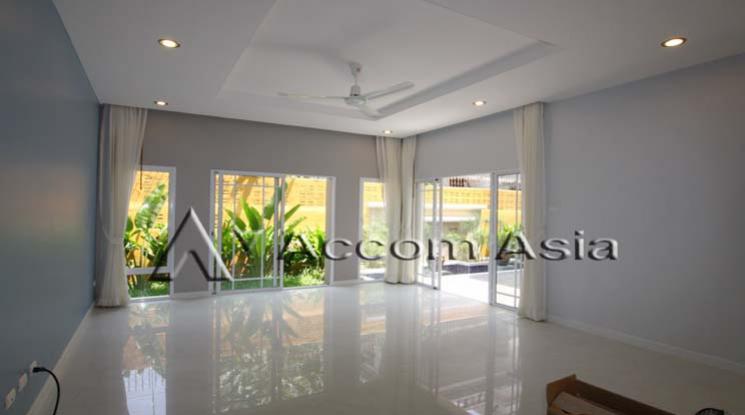 picture 🔼🔽 AccomA 📩 Home Office,Private Swimming Pool 4 BR House in  (2318379) - 4/9