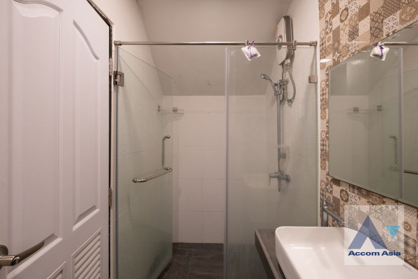 picture 🔼🔽 AccomA 📩  5 BR Townhouse @ (13001499) - 6/20