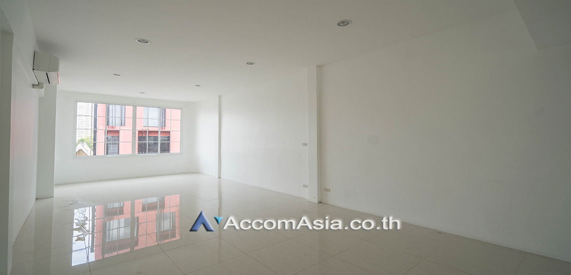 รูป 🔼🔽 AccomA 📩 Home Office 3 BR Townhouse in  (AA30465) - รูปที่ 8/17