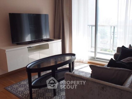 High-Floor 2-BR 62 Sqm H Sukhumvit 43, BTS Phrom Phong (ID 925573)