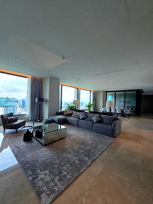 Condos for rent : Sindhorn Residence | Near BTS Phloen Chit