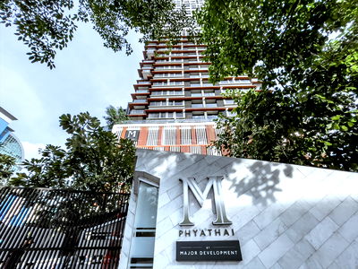 Condos for sale Airport Link Ratchaprarop : ⚡Fully furnished ⚡ M Phayathai near BTS Victory  Monument  Live the Luxury Style in a High-potential Location