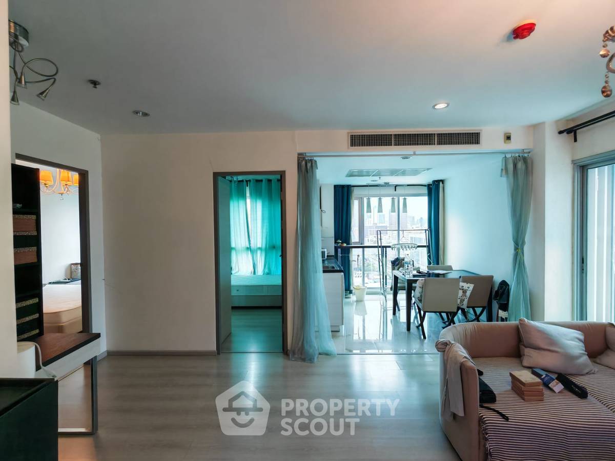 picture 2-BR Condo at Life Ratchadapisek near MRT Huai Khwang (ID 2165629) - 4/7