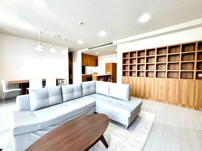Condos for rent : ● Rare Unit ● Tower C, 20+ Floor, Type B81 | 2 Bedrooms, 117.48 sq.m. | Condo skywalk connect to BTS ploenchit and Central Embassy.