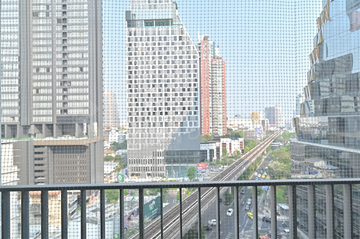 picture Siri At Sukhumvit near BTS Thong Lo Luxury Condo in Central City Location - 1/10