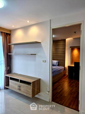 คอนโดให้เช่า : คอนโด 1 ห้องนอน ราคาเหมาะสม The Clover Thonglor Residence ใกล้ BTS ทองหล่อ (ID 825784)