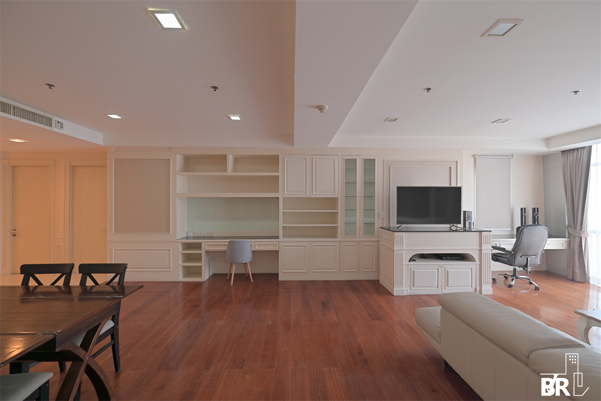 picture Nusasiri Grand Condo near BTS Ekkamai Luxuriously Elevated Unit - 1/10