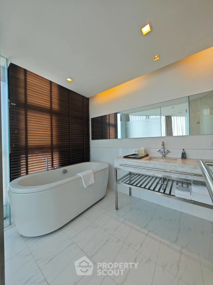picture 2-BR Condo at Sathon Heritage Residences near BTS Chong Nonsi (ID 1529941) - 3/14