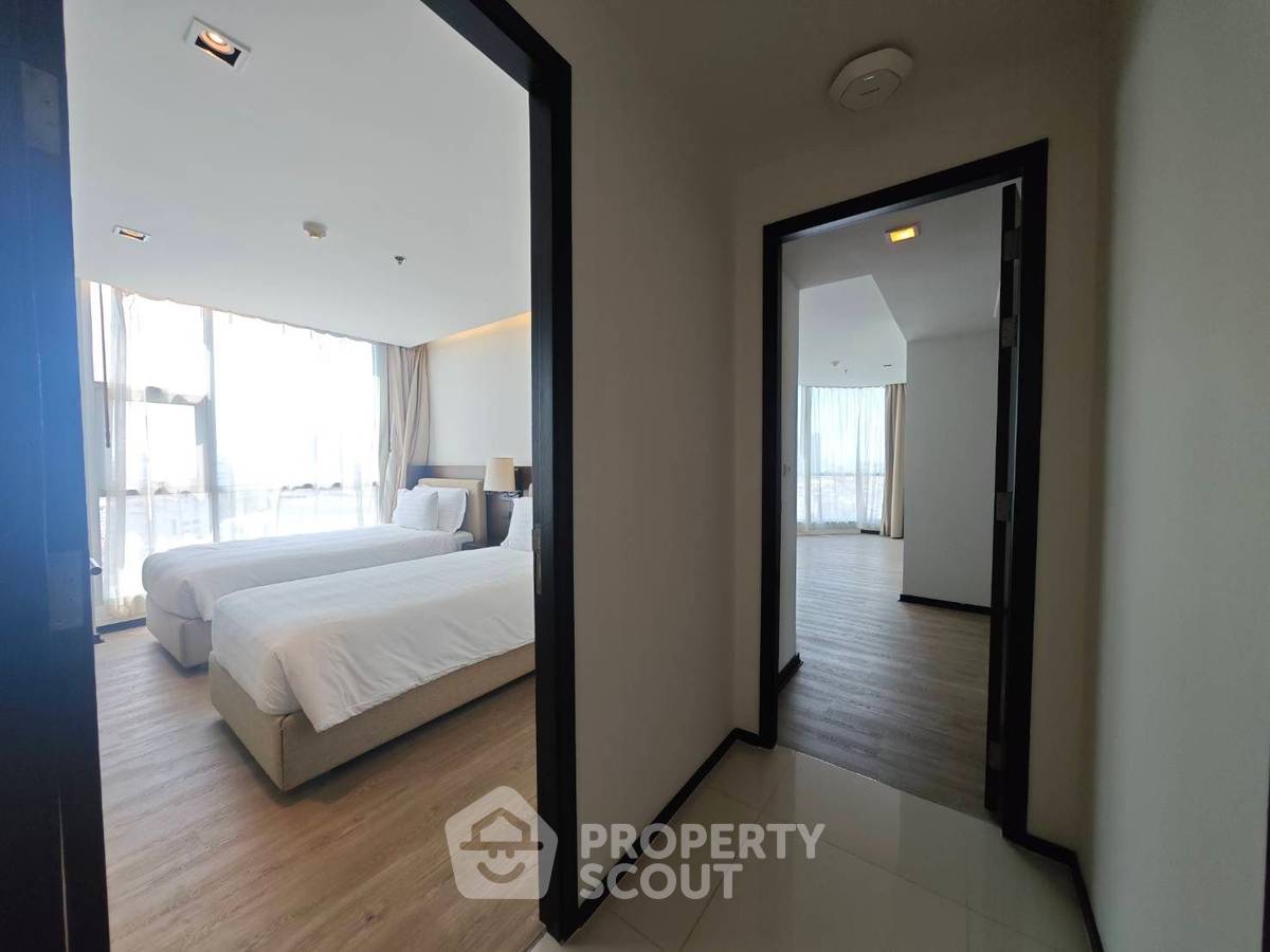 picture 2-BR Condo at Sathon Heritage Residences near BTS Chong Nonsi (ID 1529941) - 10/14