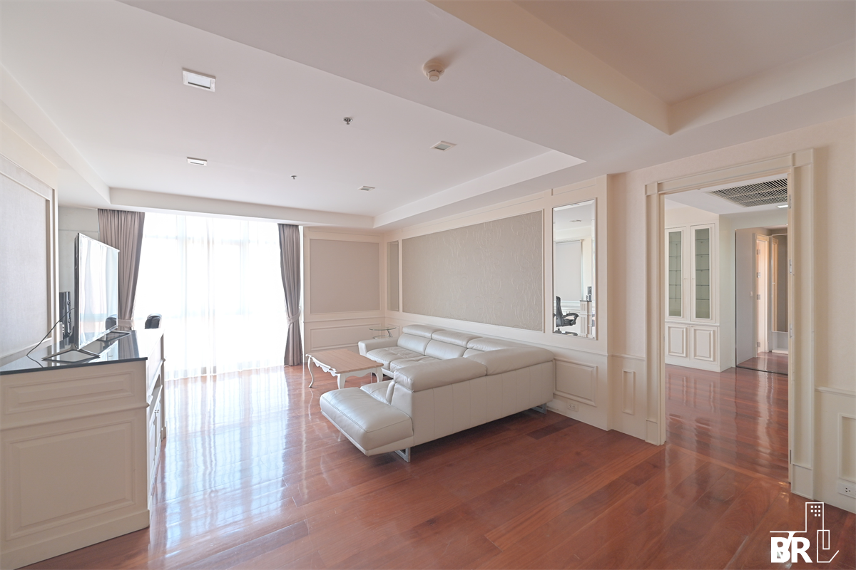 picture Nusasiri Grand Condo near BTS Ekkamai Luxuriously Elevated Unit - 6/10