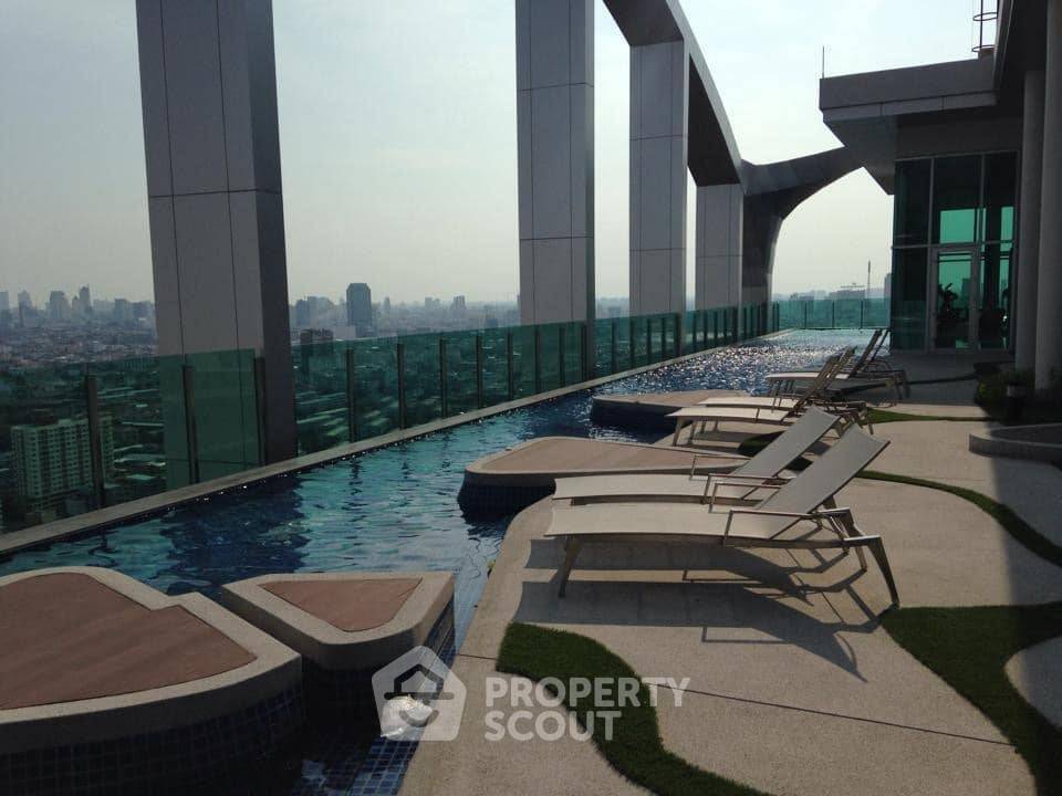 picture 2-BR Condo at Life Ratchadapisek near MRT Huai Khwang (ID 1647457) - 2/15