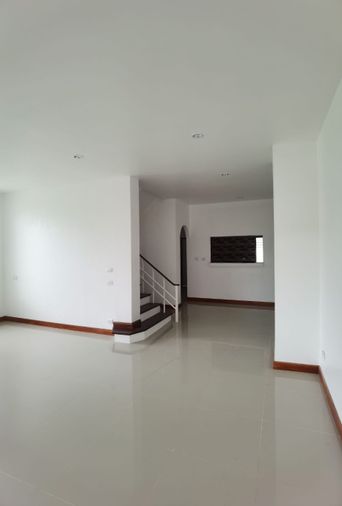 4-bed townhouse for sale, 300 sqm, 31.5 sq wah, Waratorn Ville