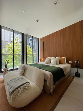 ● Prime Location ● Tower A, 10+ Floor | 1 Bedroom, 50.00 sq.m. | Condo skywalk connect to BTS ploenchit and Central Embassy.