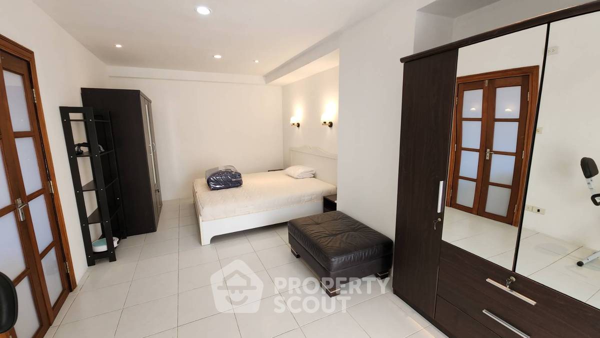 รูป คอนโด 1-ห้องนอน ที่ สราญใจ แมนชั่น คอนโดมิเนียม ใกล้ BTS นานา (ID 1405660) - รูปที่ 6/8