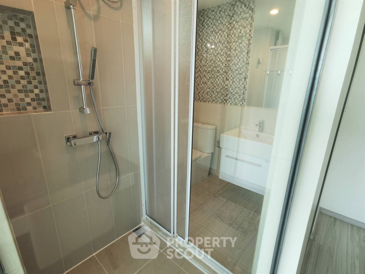 picture 2-BR Condo at Life Ratchadapisek near MRT Huai Khwang (ID 1647457) - 15/15