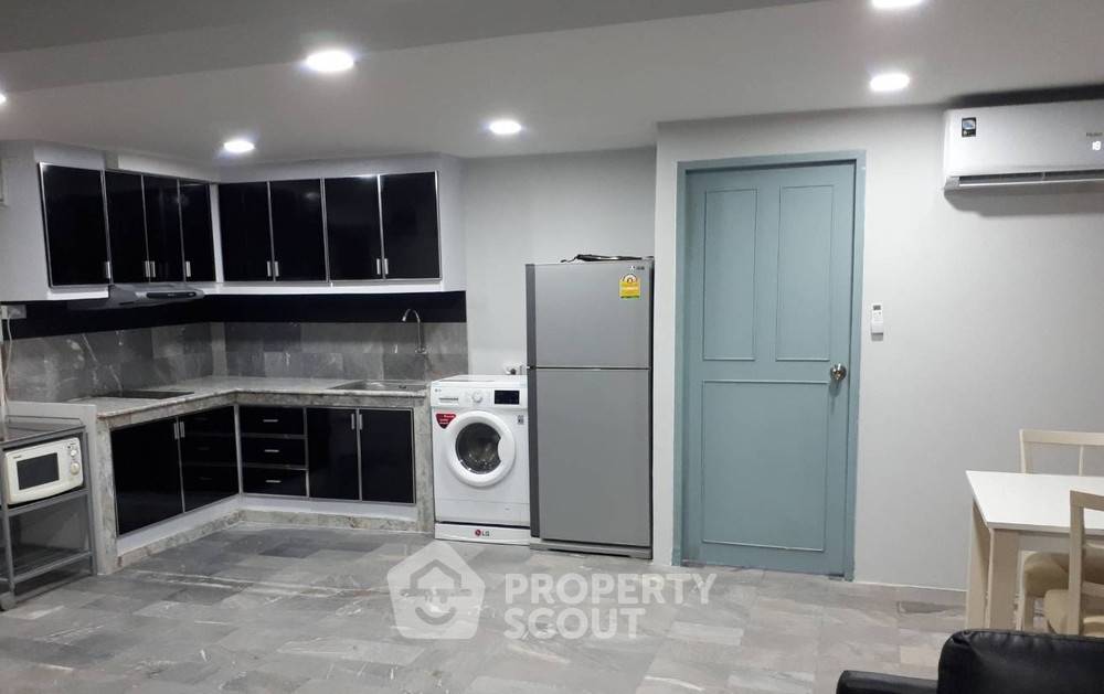 picture 2-BR Condo at Thonglor Tower Condominium near BTS Thong Lor (ID 382472) - 4/11