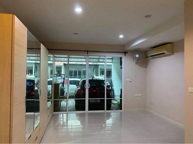 ขายทาวน์โฮม 3 ห้องนอน 17 ตร.ว. เดอะแพลนท์ ซิตี้ นวมินทร์