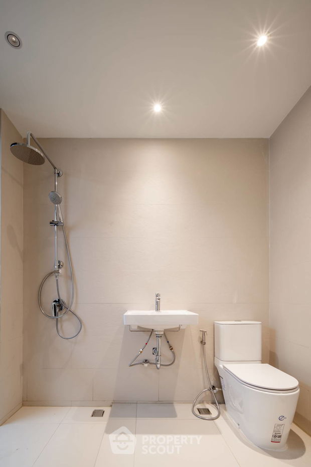 picture 2-BR Townhouse near BTS Phra Khanong (ID 2094575) - 15/18