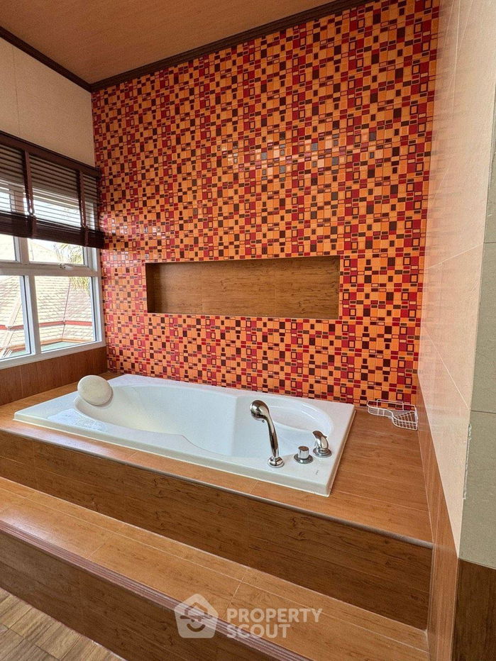 รูป บ้าน 4-ห้องนอน ใกล้ เมืองพัทยา (ID 2060468) - รูปที่ 20/29