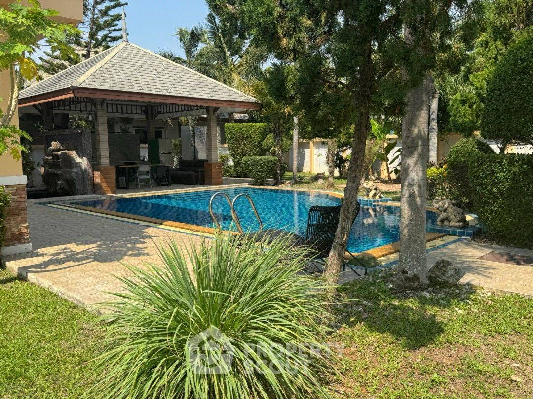 picture 4-BR House close to Pattaya (ID 2060468) - 4/29