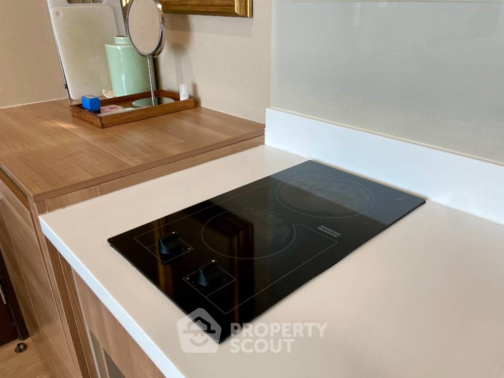 picture 1-BR Condo at Rhythm Sathorn near BTS Saphan Taksin (ID 1530216) - 10/16