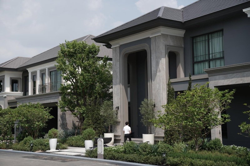 Houses for sale : P0170 Luxury Mansion in Grand Bangkok Boulevard Rama 9