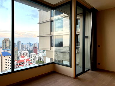 Condos for sale : THE ESSE ASOKE (BTS Asoke & MRT Sukhumvit) 