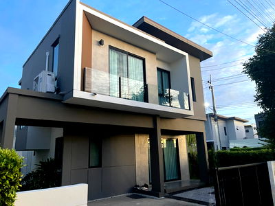 บ้านเดี่ยว นนทบุรี : ขายบ้านเดี่ยว 2 ชั้น แปลงมุม 50 ตร.วา ทำเลดี ใกล้ห้าง Westgate และรถไฟฟ้าสีม่วง
