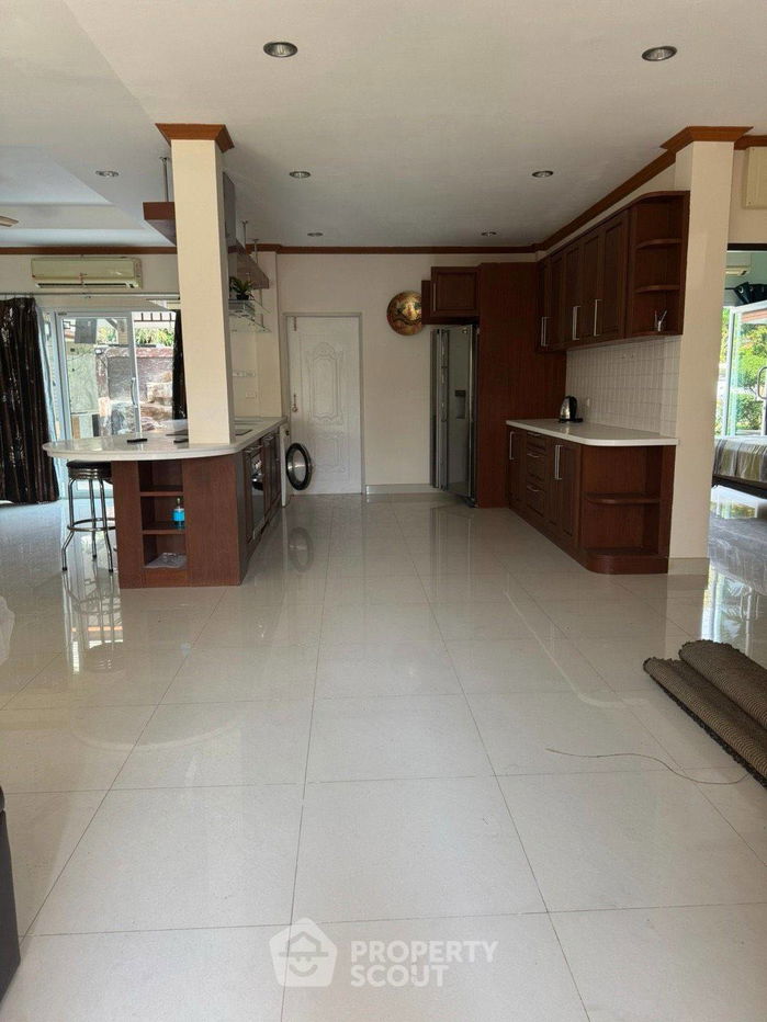 รูป บ้าน 4-ห้องนอน ใกล้ เมืองพัทยา (ID 2060468) - รูปที่ 16/29
