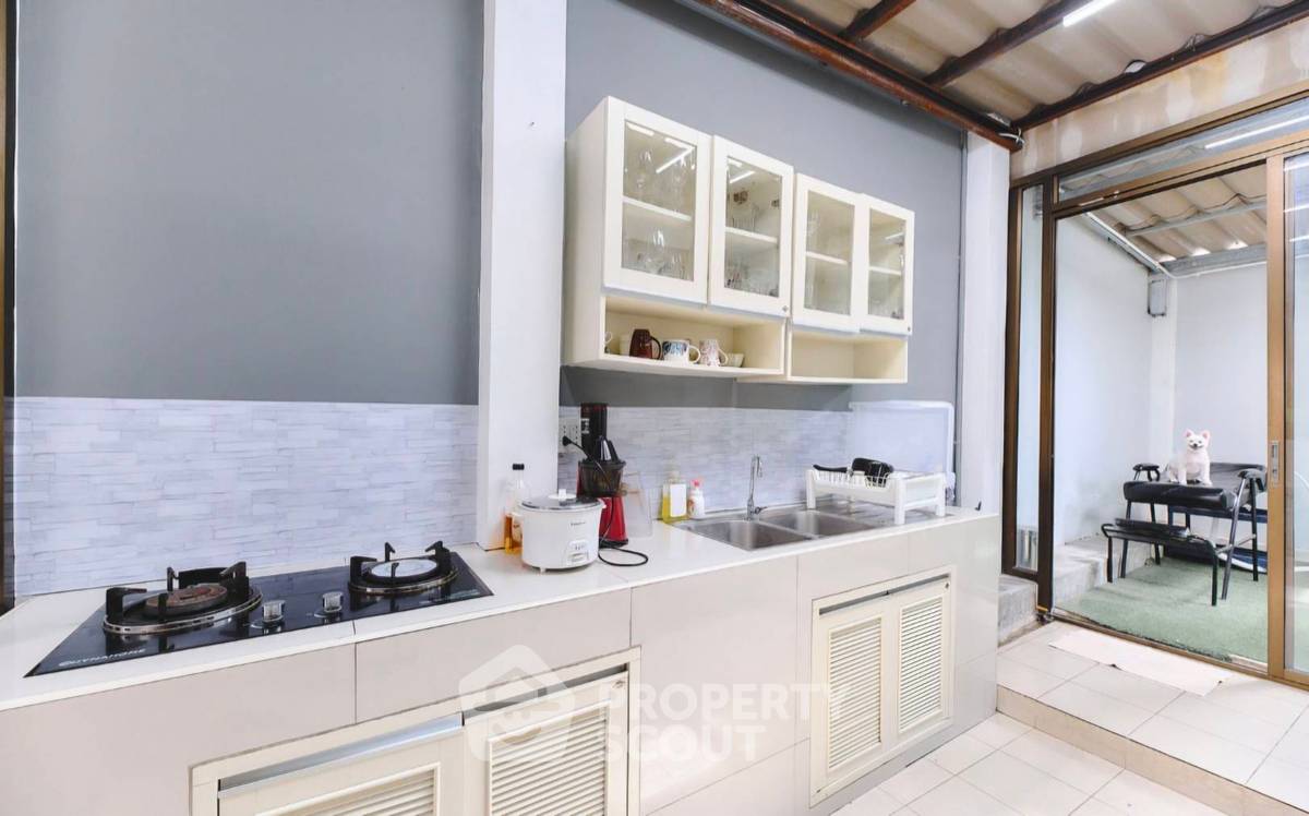 รูป บ้าน 6-ห้องนอน ใกล้ พัทยาตะวันออก (ID 2202152) - รูปที่ 12/20