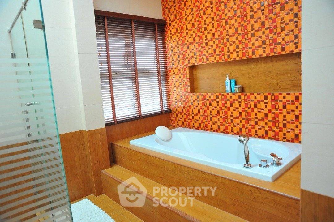รูป บ้าน 4-ห้องนอน ใกล้ เมืองพัทยา (ID 2060468) - รูปที่ 22/29