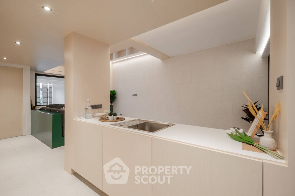 picture 2-BR Townhouse near BTS Phra Khanong (ID 2094575) - 2/18