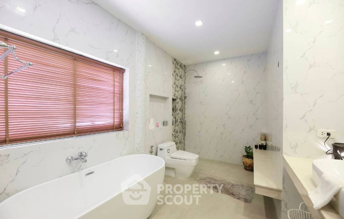 รูป บ้าน 6-ห้องนอน ใกล้ พัทยาตะวันออก (ID 2202152) - รูปที่ 19/20